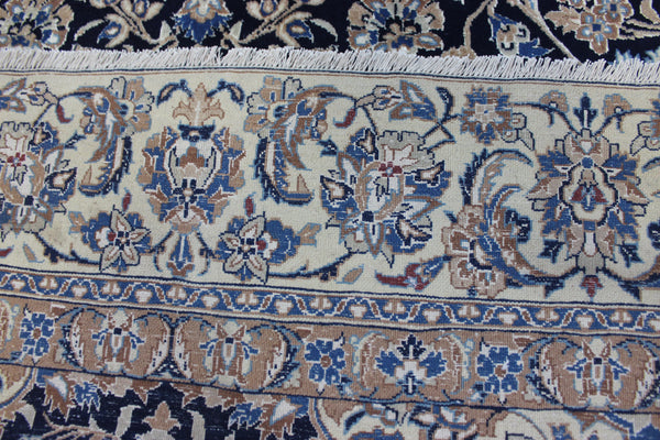 &nbsp;Fine Persian Nain rug, of superb classic design with outstanding colours 274 x 158 cm