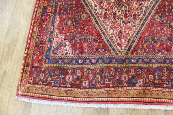 Vintage handmade Persian Bidjar rug of single medallion with the well known Herati design 150 x 96