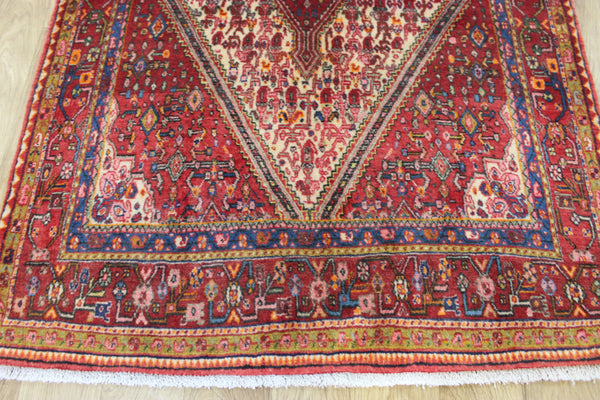 Vintage handmade Persian Bidjar rug of single medallion with the well known Herati design 150 x 96