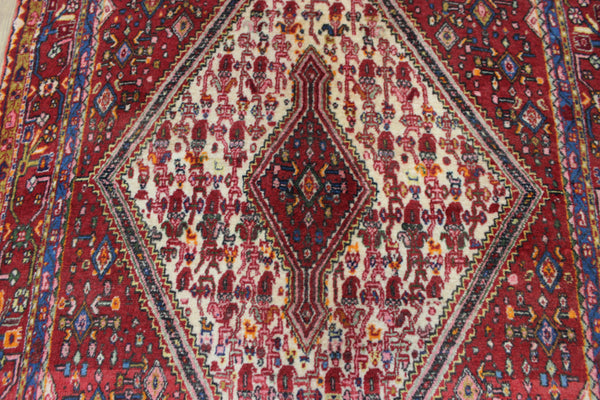Vintage handmade Persian Bidjar rug of single medallion with the well known Herati design 150 x 96