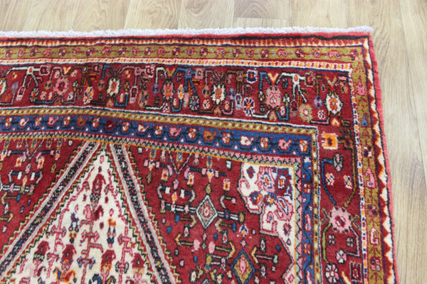 Vintage handmade Persian Bidjar rug of single medallion with the well known Herati design 150 x 96