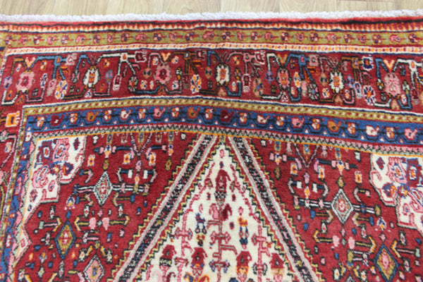 Vintage handmade Persian Bidjar rug of single medallion with the well known Herati design 150 x 96