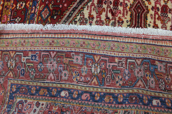 Vintage handmade Persian Bidjar rug of single medallion with the well known Herati design 150 x 96