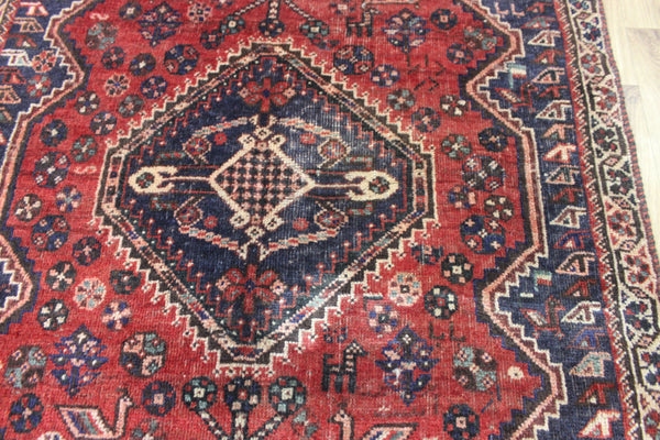 Antique Persian Qashqai rug of single medallion design 155 x 112 cm