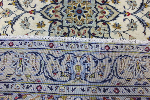 Persian Kashan rug with fine weave and a very pleasing floral design 155 x 103 cm