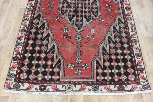Old Persian Mazlaghan rug of traditional large medallion design 190 x 126 cm