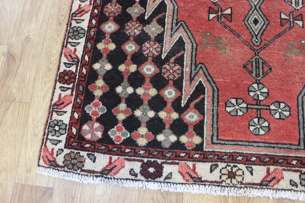 Old Persian Mazlaghan rug of traditional large medallion design 190 x 126 cm