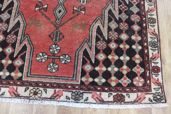 Old Persian Mazlaghan rug of traditional large medallion design 190 x 126 cm