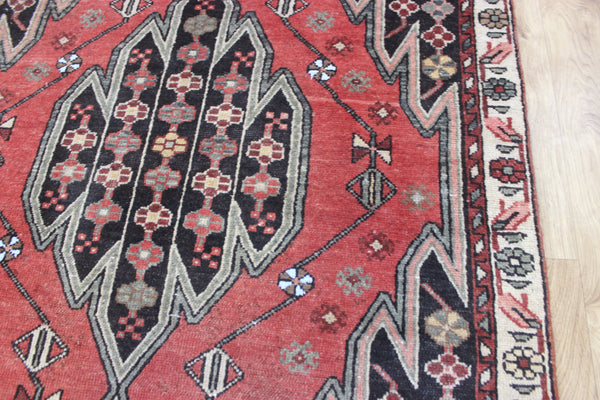 Old Persian Mazlaghan rug of traditional large medallion design 190 x 126 cm
