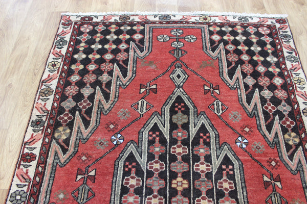 Old Persian Mazlaghan rug of traditional large medallion design 190 x 126 cm