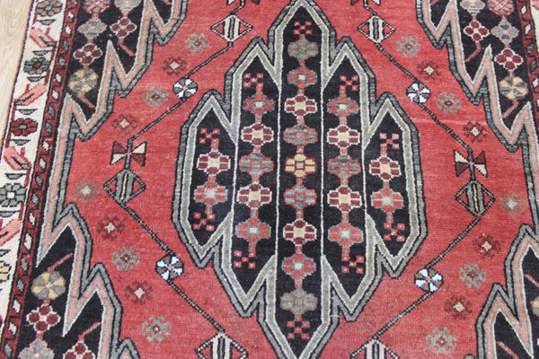 Old Persian Mazlaghan rug of traditional large medallion design 190 x 126 cm