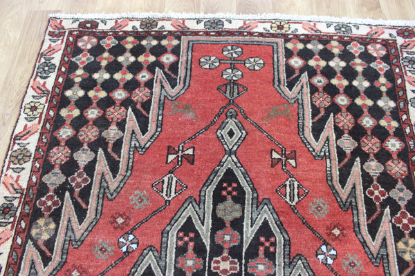 Old Persian Mazlaghan rug of traditional large medallion design 190 x 126 cm