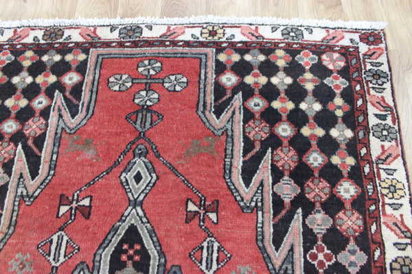 Old Persian Mazlaghan rug of traditional large medallion design 190 x 126 cm