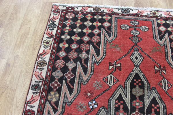Old Persian Mazlaghan rug of traditional large medallion design 190 x 126 cm