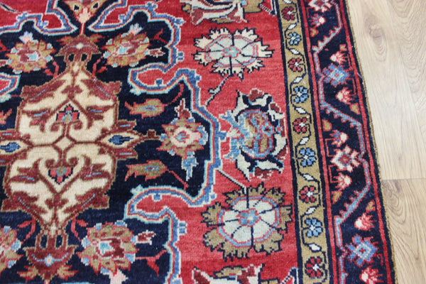 An interesting handmade Persian Hamadan rug 196 x 127 cm