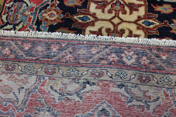 An interesting handmade Persian Hamadan rug 196 x 127 cm