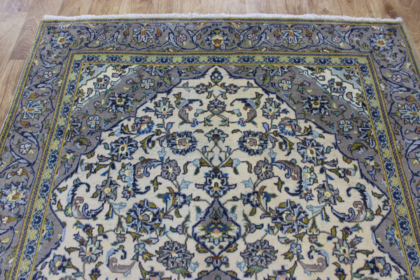 FINE HANDMADE PERSIAN KASHAN RUG FLORAL DESIGN 239 X 141 CM