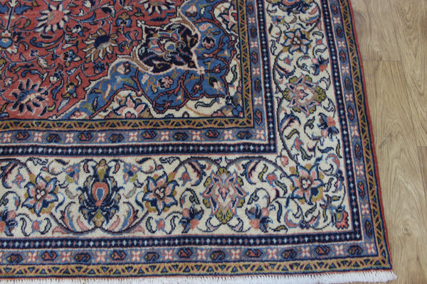 Fine handmade Persian Saroukh carpet of classic design 335 x 200 cm
