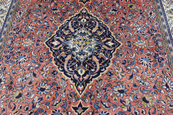 Fine handmade Persian Saroukh carpet of classic design 335 x 200 cm