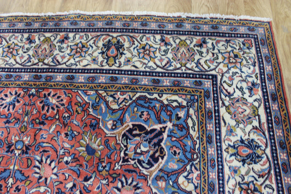 Fine handmade Persian Saroukh carpet of classic design 335 x 200 cm