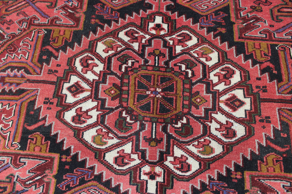 Antique Heriz carpet with a very well-drawn large medallion, Circa 1950.