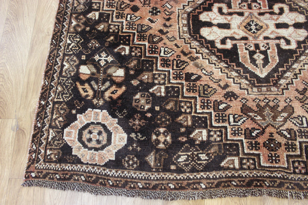 ANTIQUE QASHQAI TRIBAL WOOL RUG OF TRADITIONAL MEDALLION DESIGN 230 X 145 CM