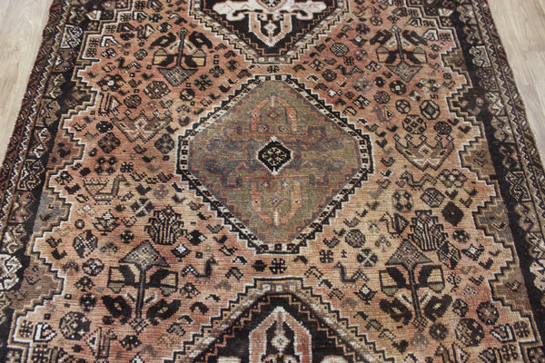 ANTIQUE QASHQAI TRIBAL WOOL RUG OF TRADITIONAL MEDALLION DESIGN 230 X 145 CM