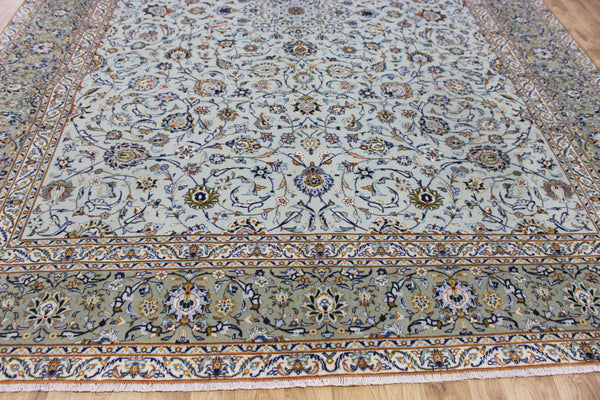 Large handmade Persian kashan carpet, of superb classic floral design395 x 301 cm