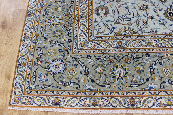 Large handmade Persian kashan carpet, of superb classic floral design395 x 301 cm