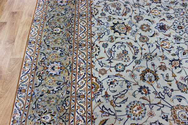 Large handmade Persian kashan carpet, of superb classic floral design395 x 301 cm