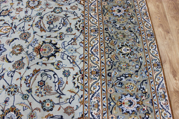 Large handmade Persian kashan carpet, of superb classic floral design395 x 301 cm