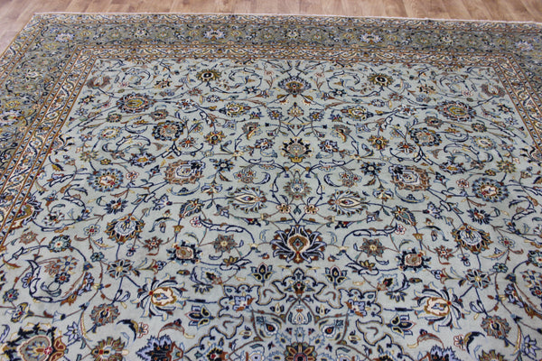 Large handmade Persian kashan carpet, of superb classic floral design395 x 301 cm