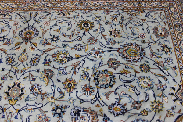 Large handmade Persian kashan carpet, of superb classic floral design395 x 301 cm