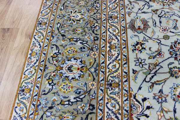 Large handmade Persian kashan carpet, of superb classic floral design395 x 301 cm