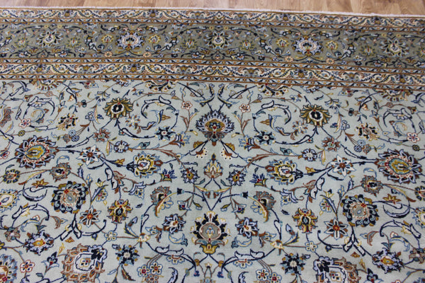 Large handmade Persian kashan carpet, of superb classic floral design395 x 301 cm