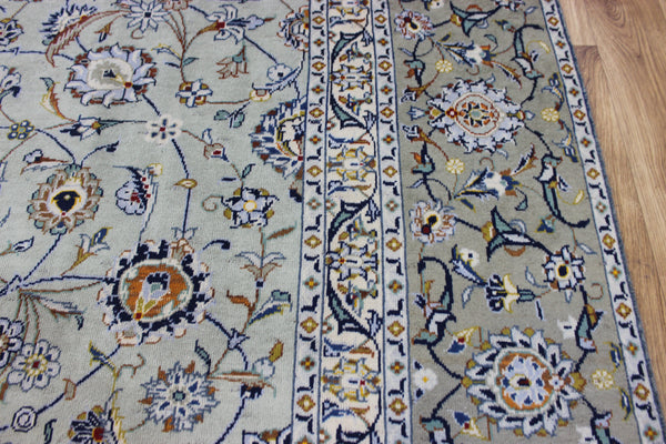 Fine Persian kashan carpet, of superb classic floral design 366 x 267 cm