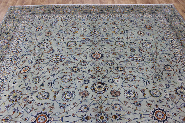 Fine Persian kashan carpet, of superb classic floral design 366 x 267 cm