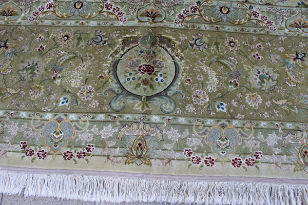 Fine Hand Knotted Persian Tabriz Carpet silk & Kork wool – 60 Raj – 600 × 400 cm