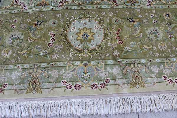 Fine Hand Knotted Persian Tabriz Carpet silk & Kork wool – 60 Raj – 600 × 400 cm
