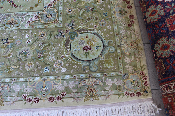 Fine Hand Knotted Persian Tabriz Carpet silk & Kork wool – 60 Raj – 600 × 400 cm