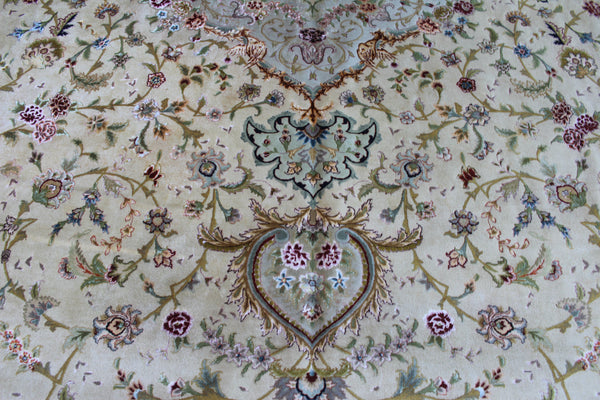 Fine Hand Knotted Persian Tabriz Carpet silk & Kork wool – 60 Raj – 600 × 400 cm