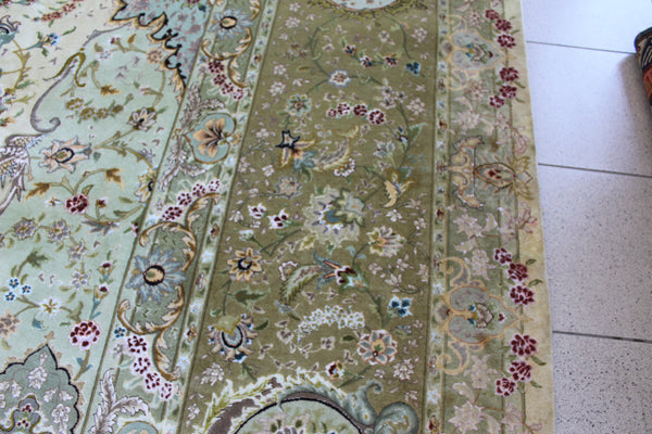 Fine Hand Knotted Persian Tabriz Carpet silk & Kork wool – 60 Raj – 600 × 400 cm