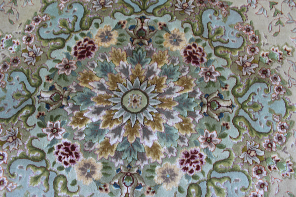 Fine Hand Knotted Persian Tabriz Carpet silk & Kork wool – 60 Raj – 600 × 400 cm