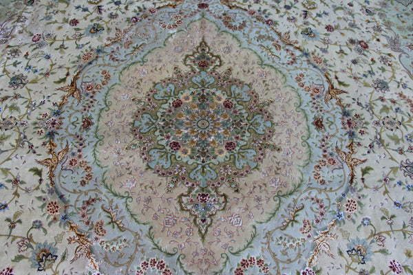 Fine Hand Knotted Persian Tabriz Carpet silk & Kork wool – 60 Raj – 600 × 400 cm