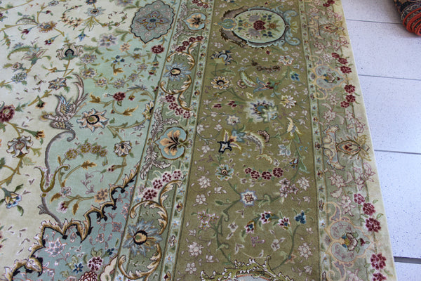 Fine Hand Knotted Persian Tabriz Carpet silk & Kork wool – 60 Raj – 600 × 400 cm