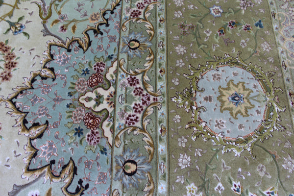 Fine Hand Knotted Persian Tabriz Carpet silk & Kork wool – 60 Raj – 600 × 400 cm