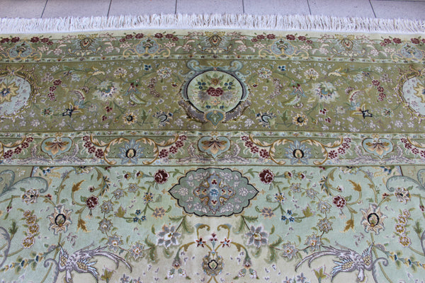 Fine Hand Knotted Persian Tabriz Carpet silk & Kork wool – 60 Raj – 600 × 400 cm