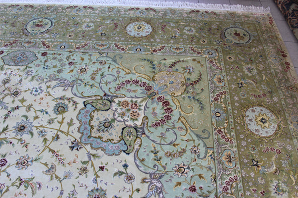 Fine Hand Knotted Persian Tabriz Carpet silk & Kork wool – 60 Raj – 600 × 400 cm