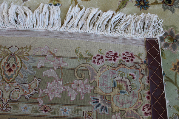 Fine Hand Knotted Persian Tabriz Carpet silk & Kork wool – 60 Raj – 600 × 400 cm