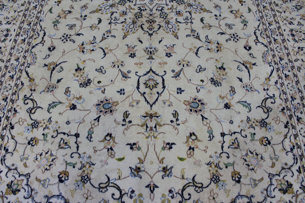 Persian Kashan Handmade Wool Rug – 295 × 194 cm
